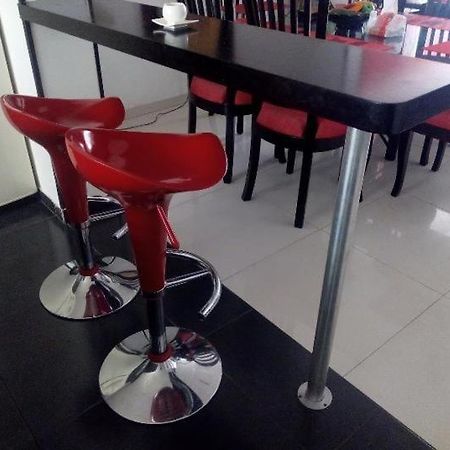 Alojamiento "Como En Casa" Cerca Al Aeropuerto!! Bogotá Kültér fotó