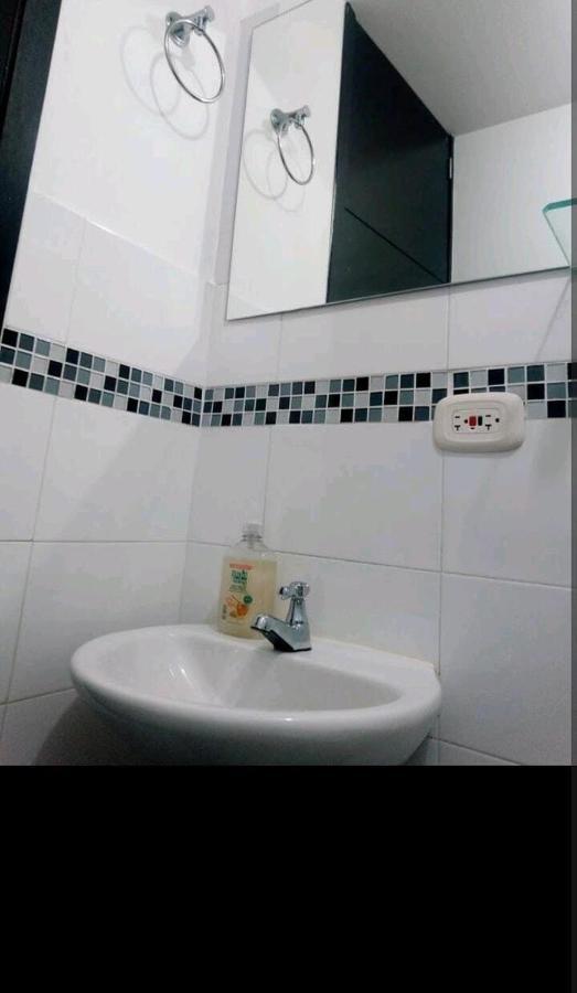 Alojamiento "Como En Casa" Cerca Al Aeropuerto!! Bogotá Kültér fotó